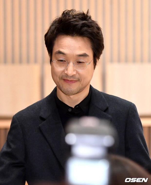 Quái vật diễn xuất 30 năm chưa từng thất bại, cứ đóng phim là netizen đòi trao ngay cúp Daesang- Ảnh 5.