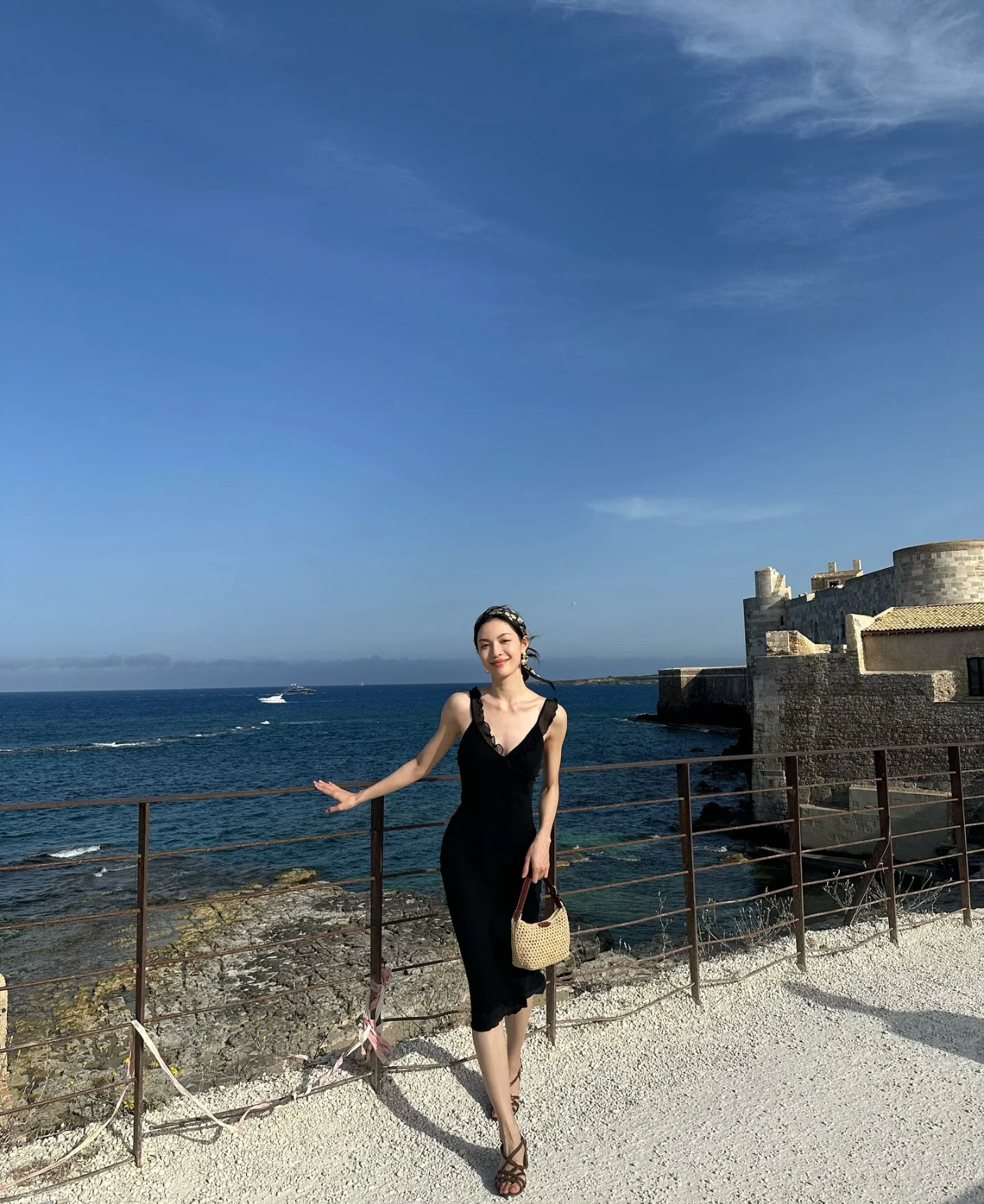 Bản sao của Thư Kỳ vướng drama khát khao center nhưng vẫn khiến dân tình nể một điều- Ảnh 19.