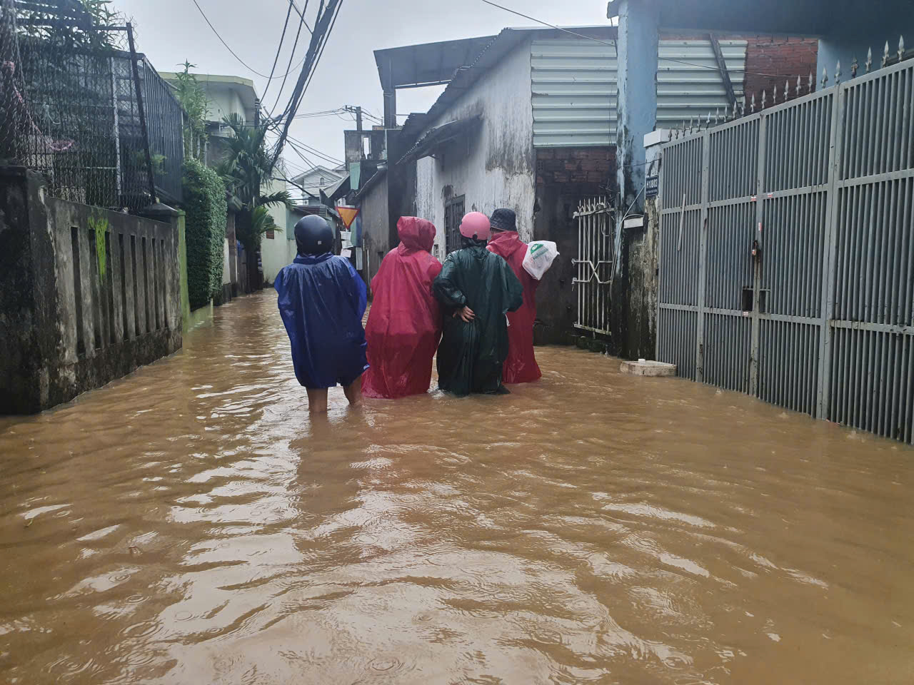 CLIP: Mưa lớn, xuất hiện hố sụp ở khu chung cư tại Đà Nẵng- Ảnh 14.