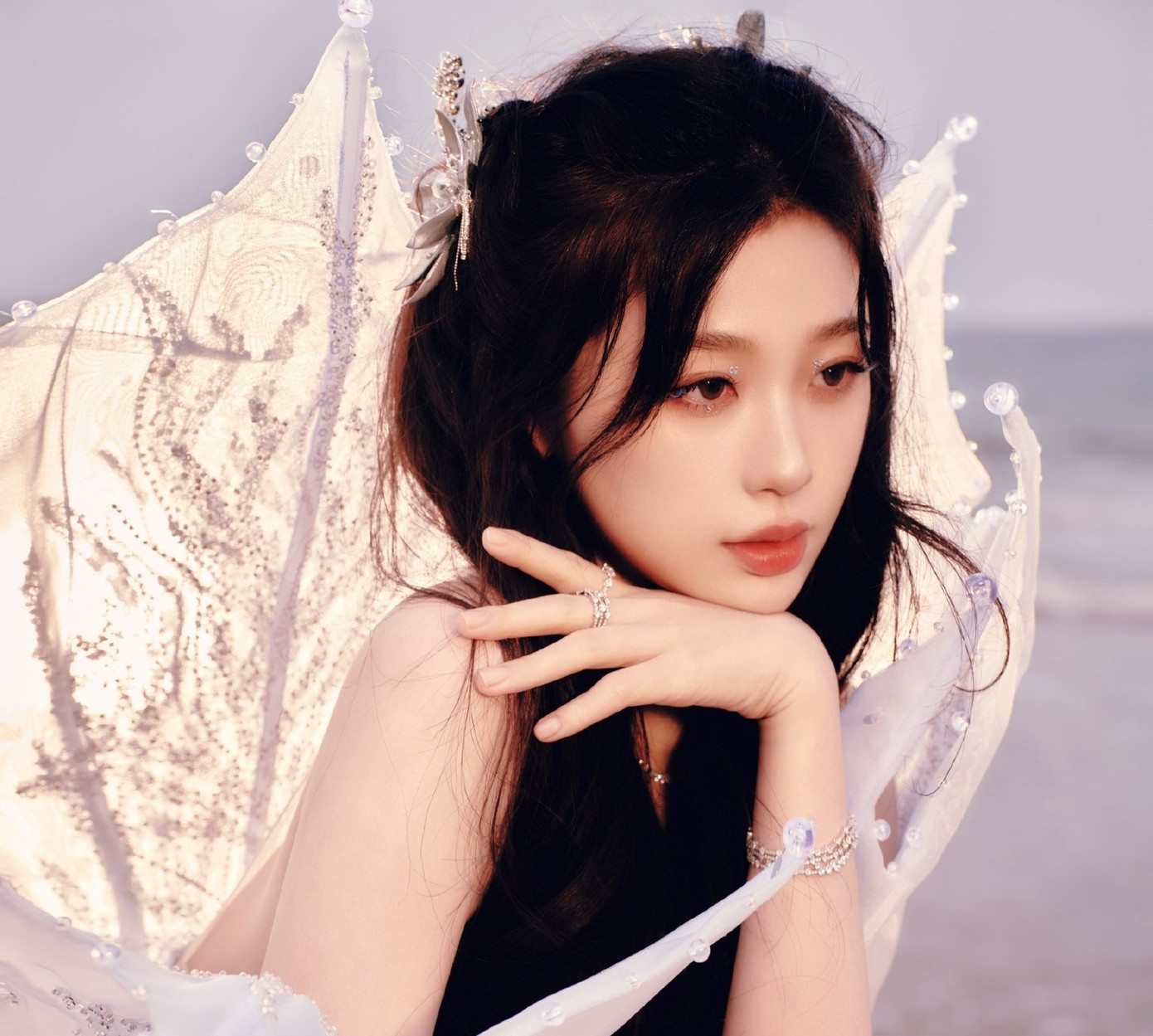 Ngu Thư Hân trả giá- Ảnh 1.