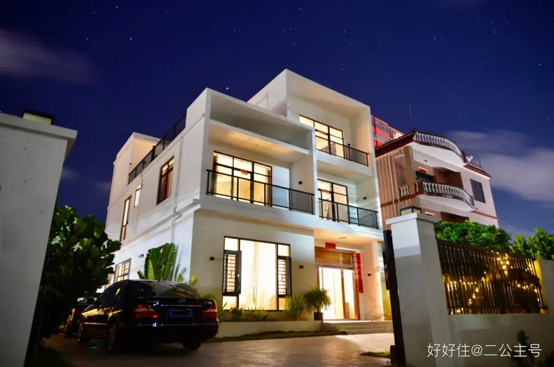 photo-1762178558813 photo-1762178558813