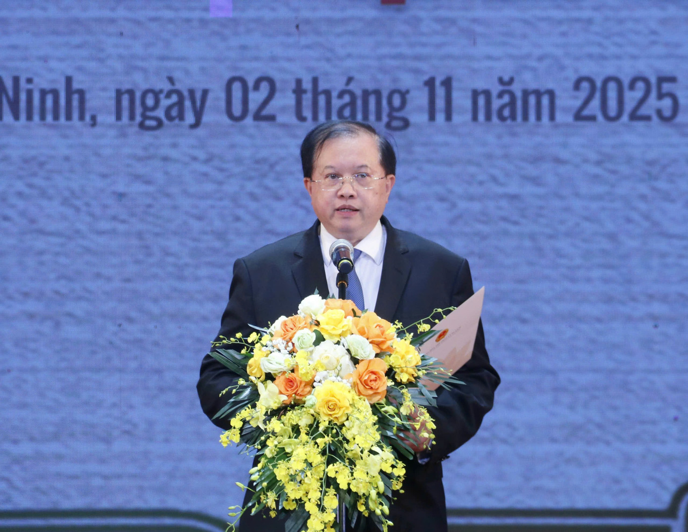 NSND Tự Long giành …