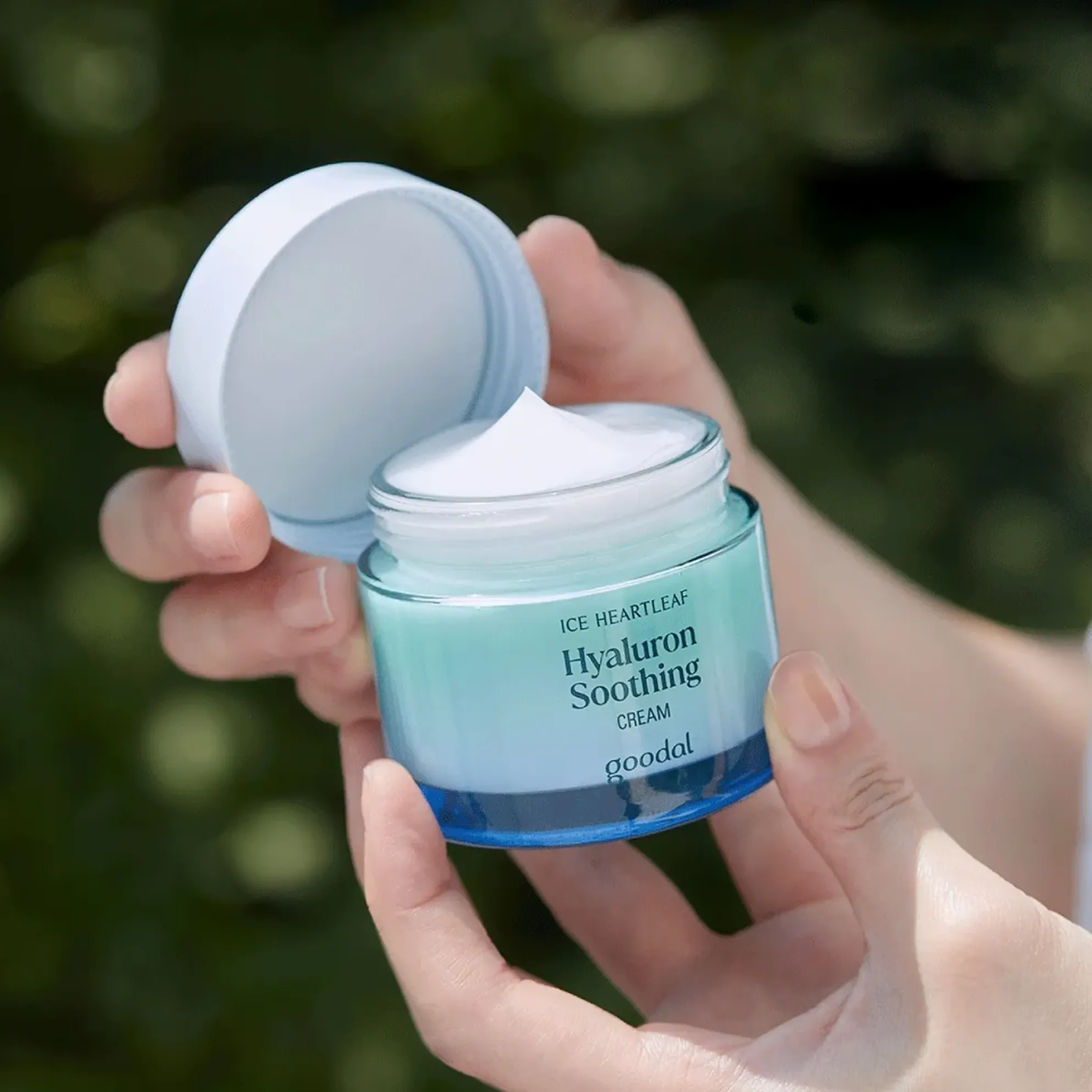 5 kem dưỡng "bơm nước" giúp da căng mọng suốt mùa hanh khô- Ảnh 2.