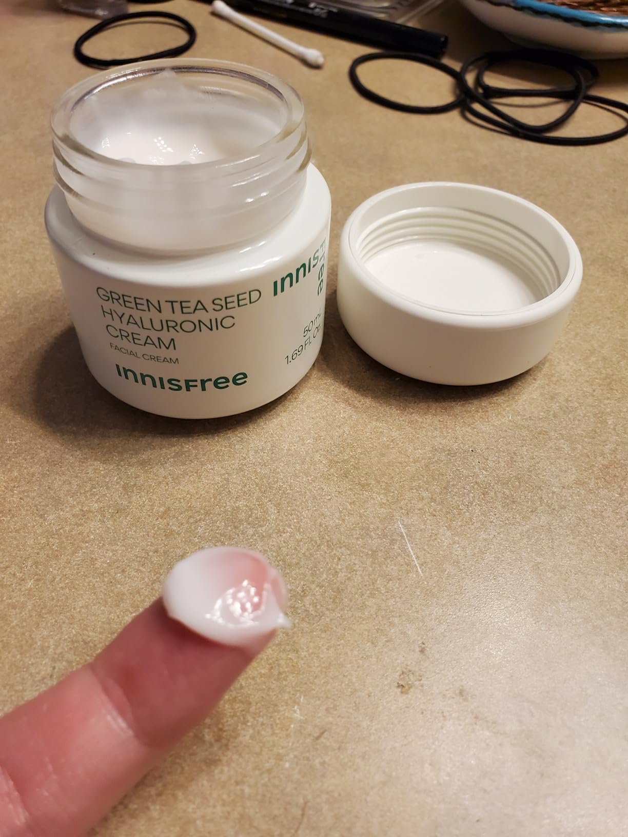 5 kem dưỡng "bơm nước" giúp da căng mọng suốt mùa hanh khô- Ảnh 3.