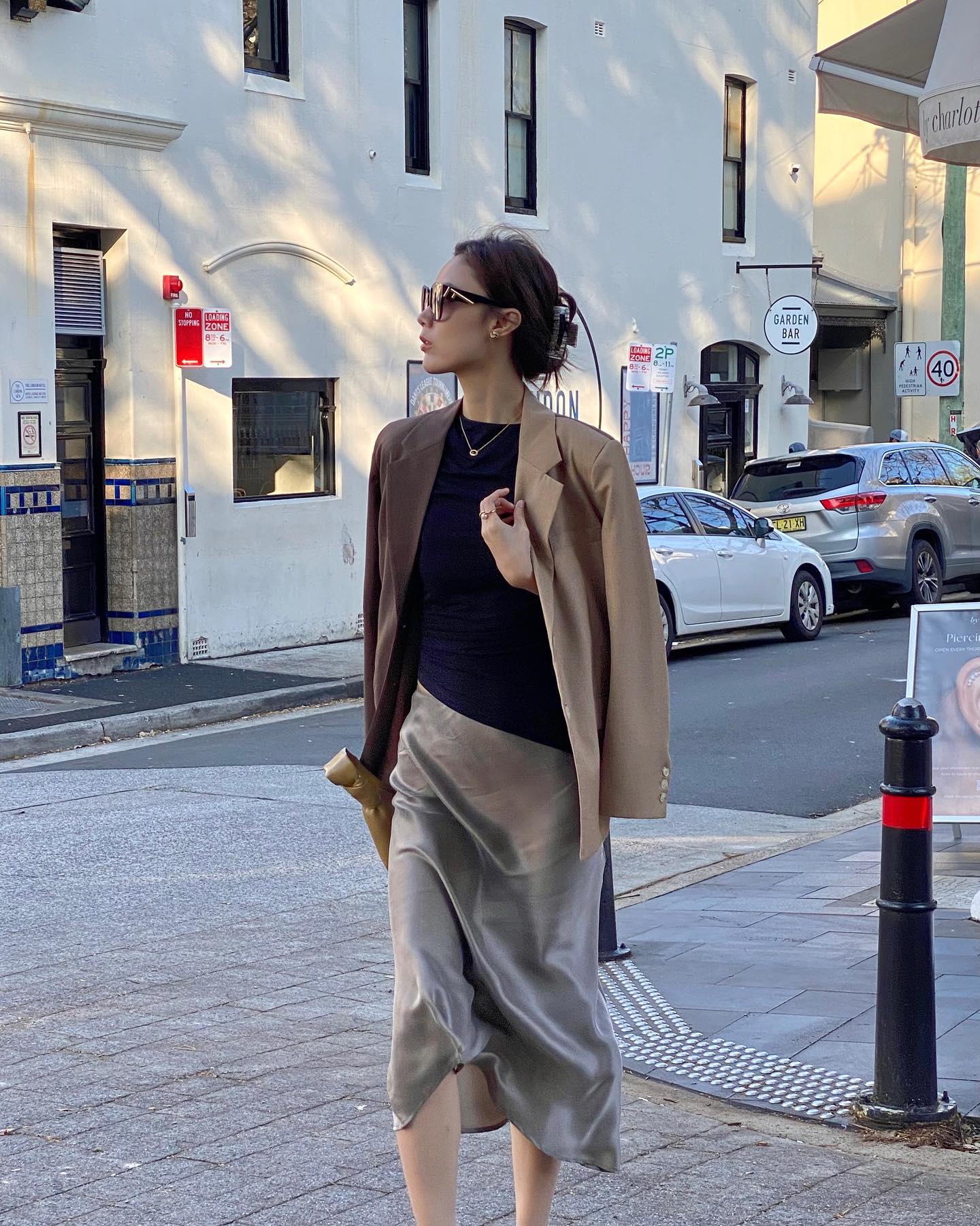 Có ít nhất 10 cách mặc áo khoác + váy đậm chất nữ tính, sang chảnh đẹp mê- Ảnh 10.