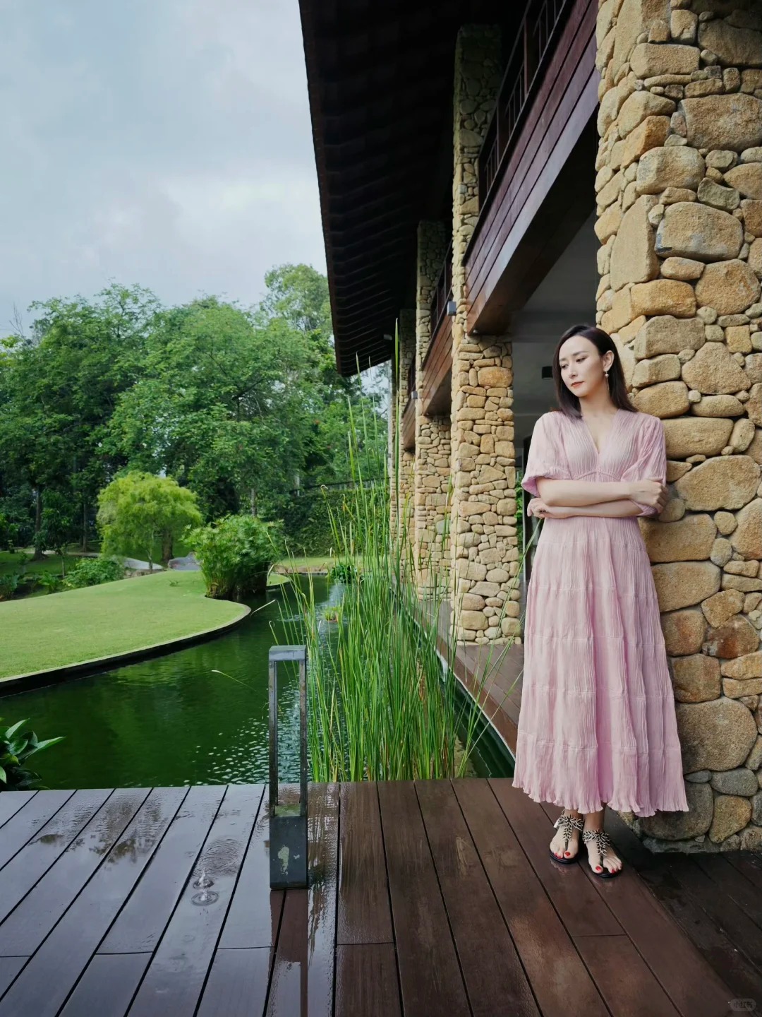 Biệt thự như resort của Hồ Tịnh: Nhà trong mơ giữa rừng nhiệt đới, chồng giàu lại chiều vợ hết mức- Ảnh 2.