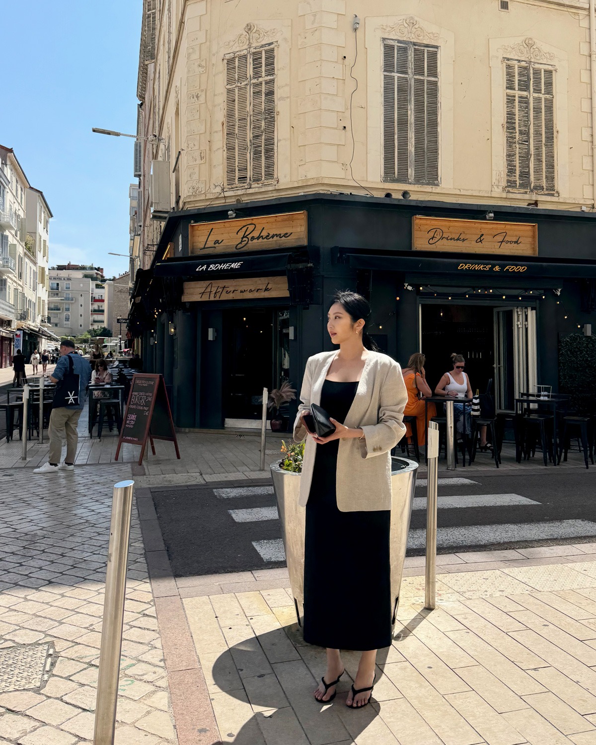 Có ít nhất 10 cách mặc áo khoác + váy đậm chất nữ tính, sang chảnh đẹp mê- Ảnh 6.