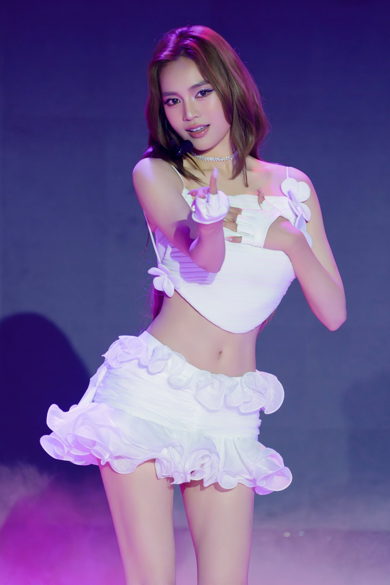 Mỹ nhân Việt duy nhất đóng chính phim Hàn: Người đâu đẹp điên đảo, không làm minh tinh thì làm gì- Ảnh 5. Mỹ nhân Việt duy nhất đóng chính phim Hàn: Người đâu đẹp điên đảo, không làm minh tinh thì làm gì- Ảnh 5.