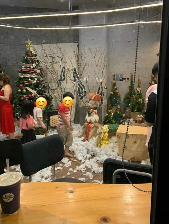 Ngán ngẩm khi nhìn những bức ảnh trẻ phá tan tành khu trang trí Noel của quán cafe: Là 1 bà mẹ 3 con, tôi ủng hộ NO KIDS ZONE- Ảnh 3.
