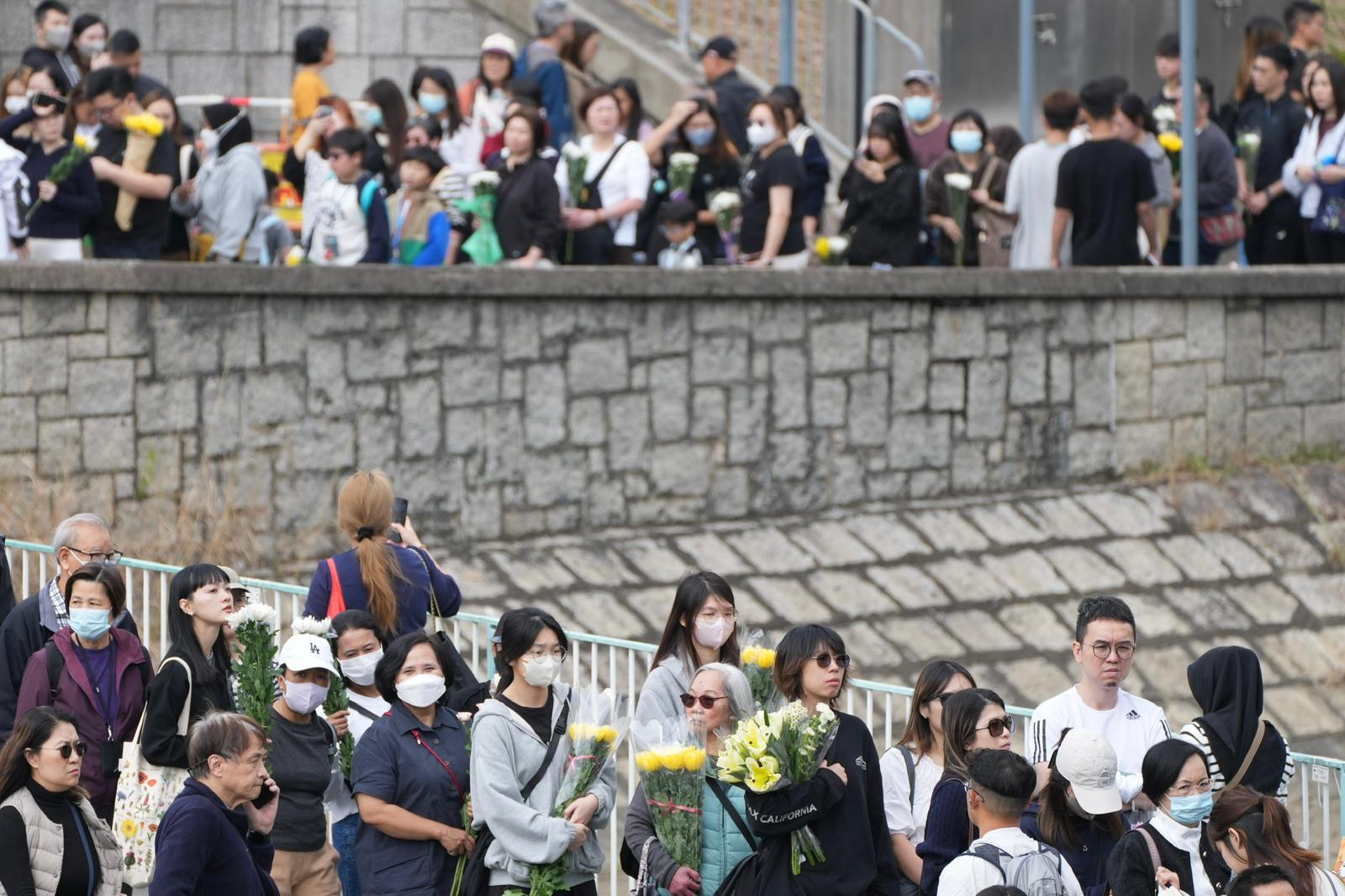 Những hình ảnh không thể nói nên lời 4 ngày sau hoả hoạn lịch sử tại Hong Kong (Trung Quốc)- Ảnh 5. Những hình ảnh không thể nói nên lời 4 ngày sau hoả hoạn lịch sử tại Hong Kong (Trung Quốc)- Ảnh 5.