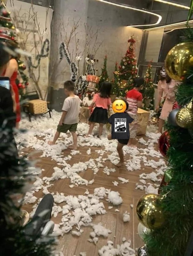 Ngán ngẩm khi nhìn những bức ảnh trẻ phá tan tành khu trang trí Noel của quán cafe: Là 1 bà mẹ 3 con, tôi ủng hộ NO KIDS ZONE- Ảnh 2.