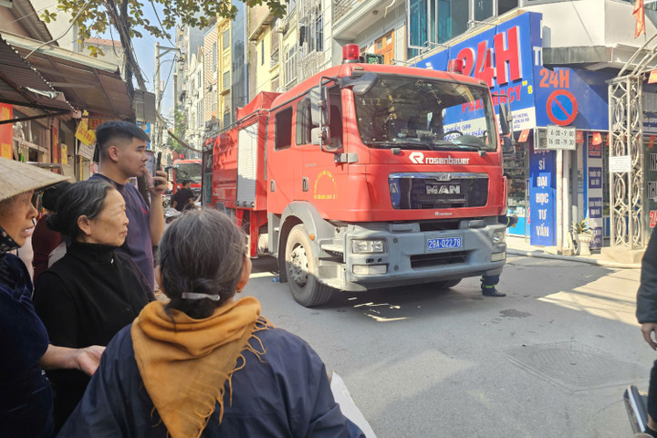 Cháy nhà 6 tầng trong ngõ sâu ở Hà Nội- Ảnh 2.