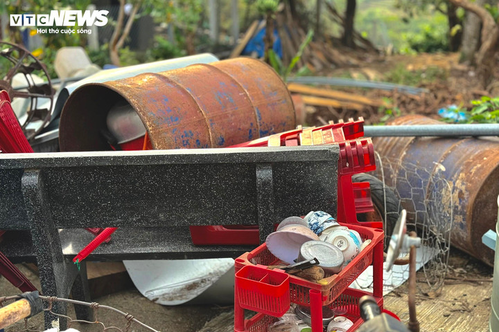 Nhà mới xây 3 ngày tan hoang vì sạt lở, tài sản con tích góp gửi về giờ mất sạch- Ảnh 4.