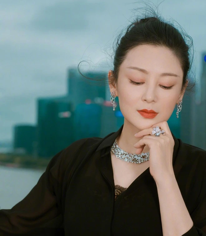 "Điêu Thuyền đẹp nhất màn ảnh" U60 vẫn cực kỳ trẻ trung, mấy chục năm qua chỉ nặng hơn 45kg nhờ 1 bí quyết chống già gói gọn trong 3 từ- Ảnh 6.