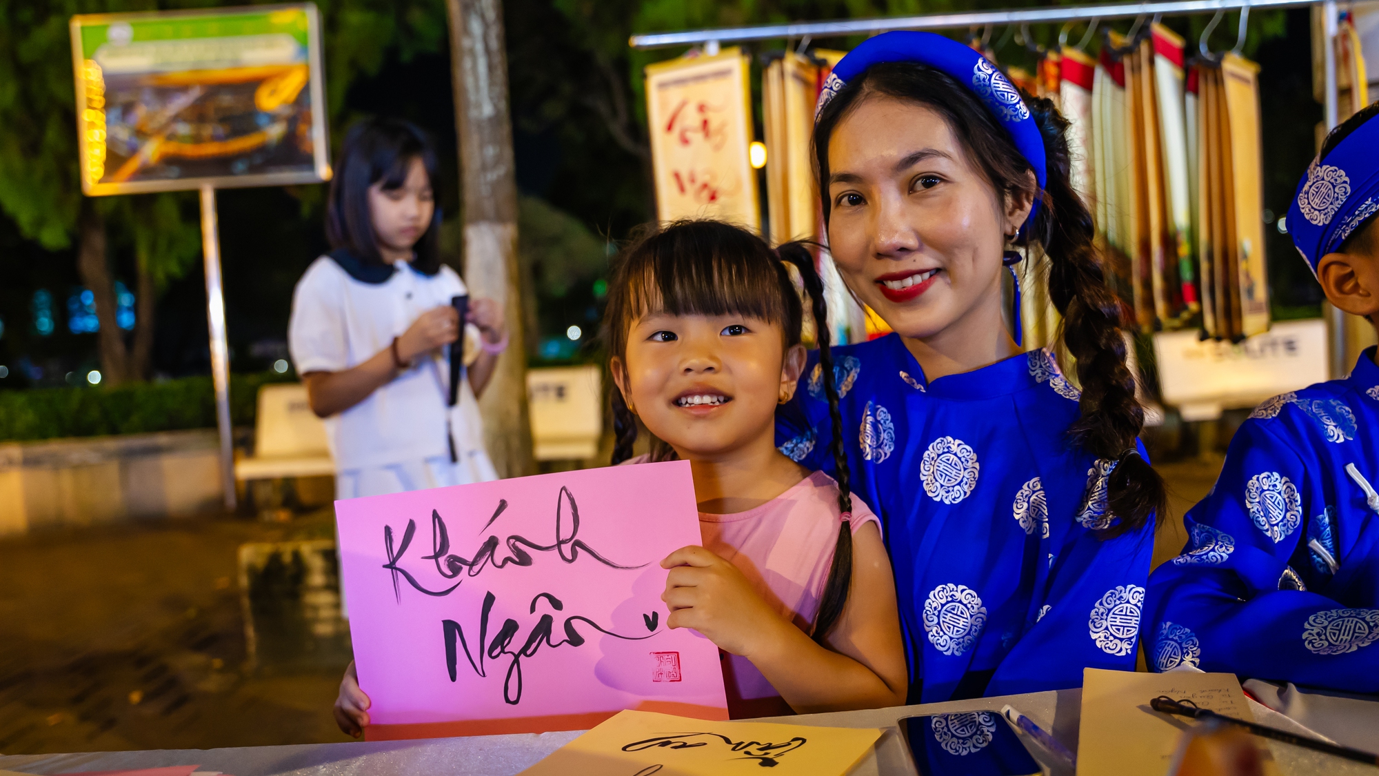 Phố đi bộ Ninh Kiều thu hút du khách trong ngày trở lại- Ảnh 13.