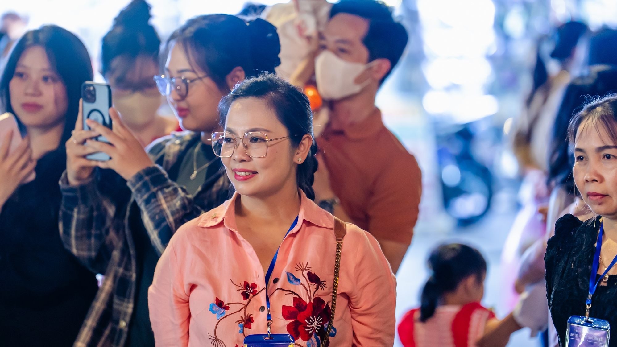 Phố đi bộ Ninh Kiều thu hút du khách trong ngày trở lại- Ảnh 18.