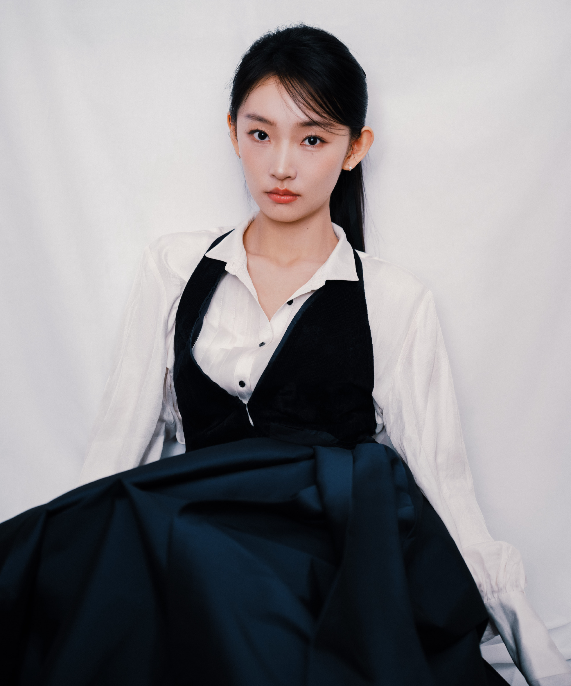 Nghị vấn danh tính mỹ nhân mắc bệnh 