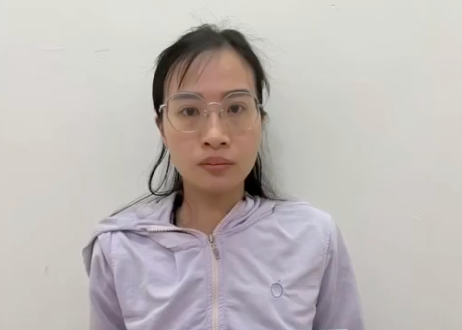 TPHCM: Tạm giữ người nhặt được thẻ tín dụng rồi lấy đi mua điện thoại- Ảnh 1. TPHCM: Tạm giữ người nhặt được thẻ tín dụng rồi lấy đi mua điện thoại- Ảnh 1.