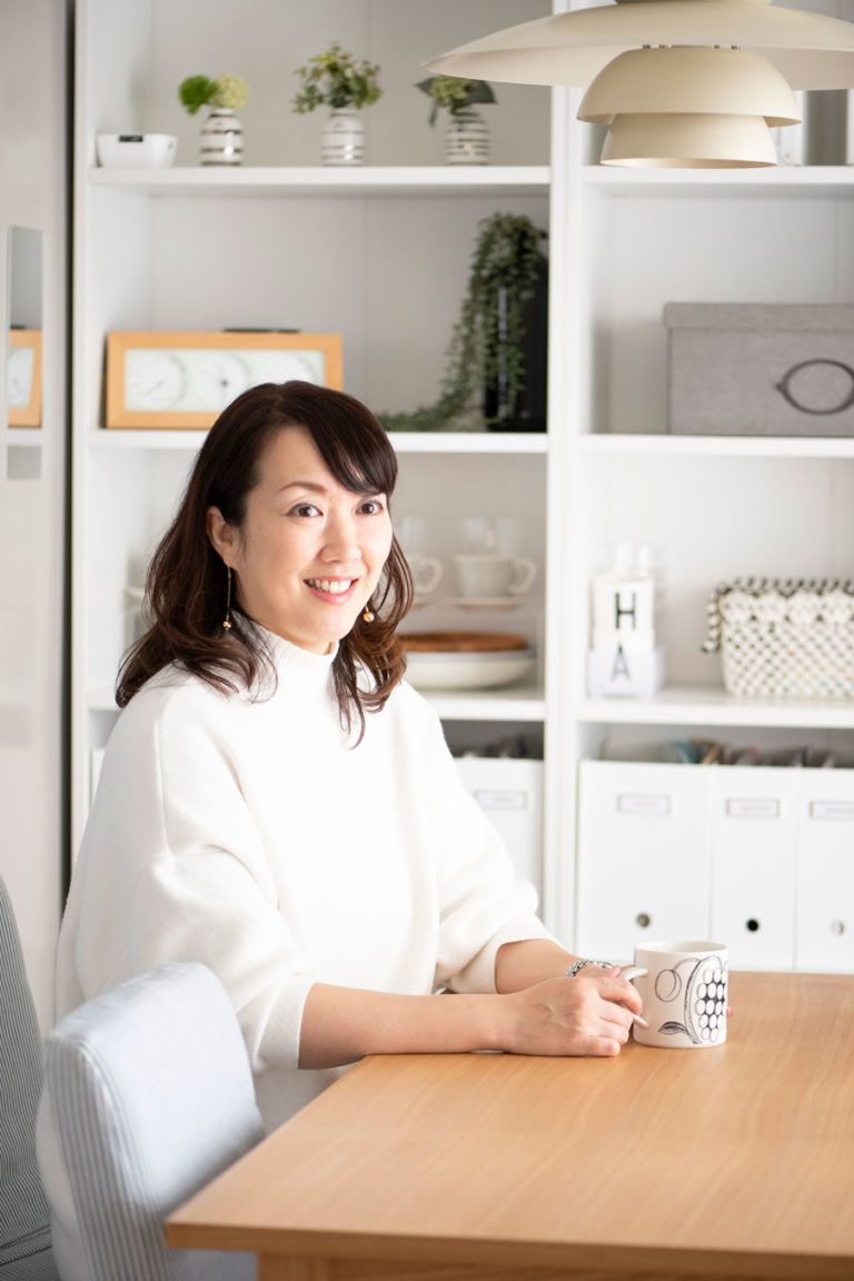 Người trung niên mua nhà: Tầng 5 hay tầng 25 giúp sống tiện hơn - tiết kiệm hơn?- Ảnh 1. Người trung niên mua nhà: Tầng 5 hay tầng 25 giúp sống tiện hơn - tiết kiệm hơn?- Ảnh 1.