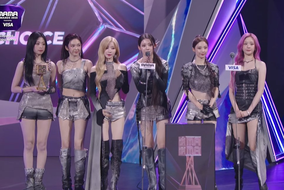 Bí ẩn lớn nhất MAMA: Thành viên hát hay nhất bị “xóa sổ” khỏi nhóm “em gái” BLACKPINK?- Ảnh 1.