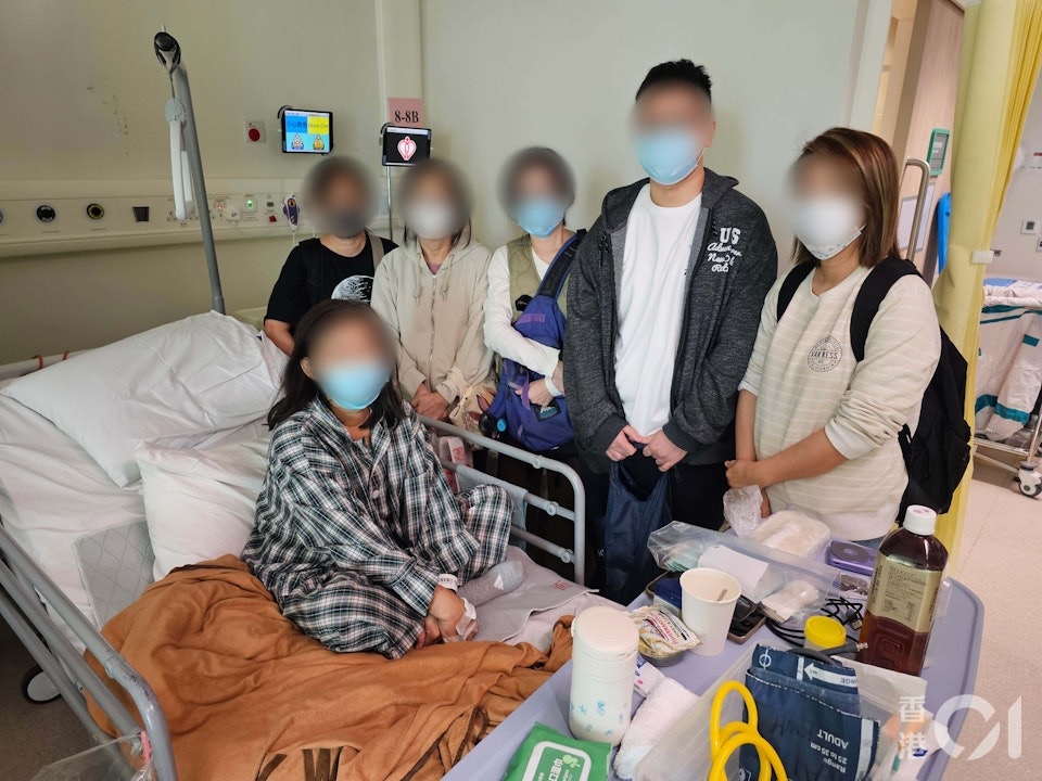 Cháy chung cư Hồng Kông: 15 giờ địa ngục và nỗi buồn người sống sót- Ảnh 4. Cháy chung cư Hồng Kông: 15 giờ địa ngục và nỗi buồn người sống sót- Ảnh 4.