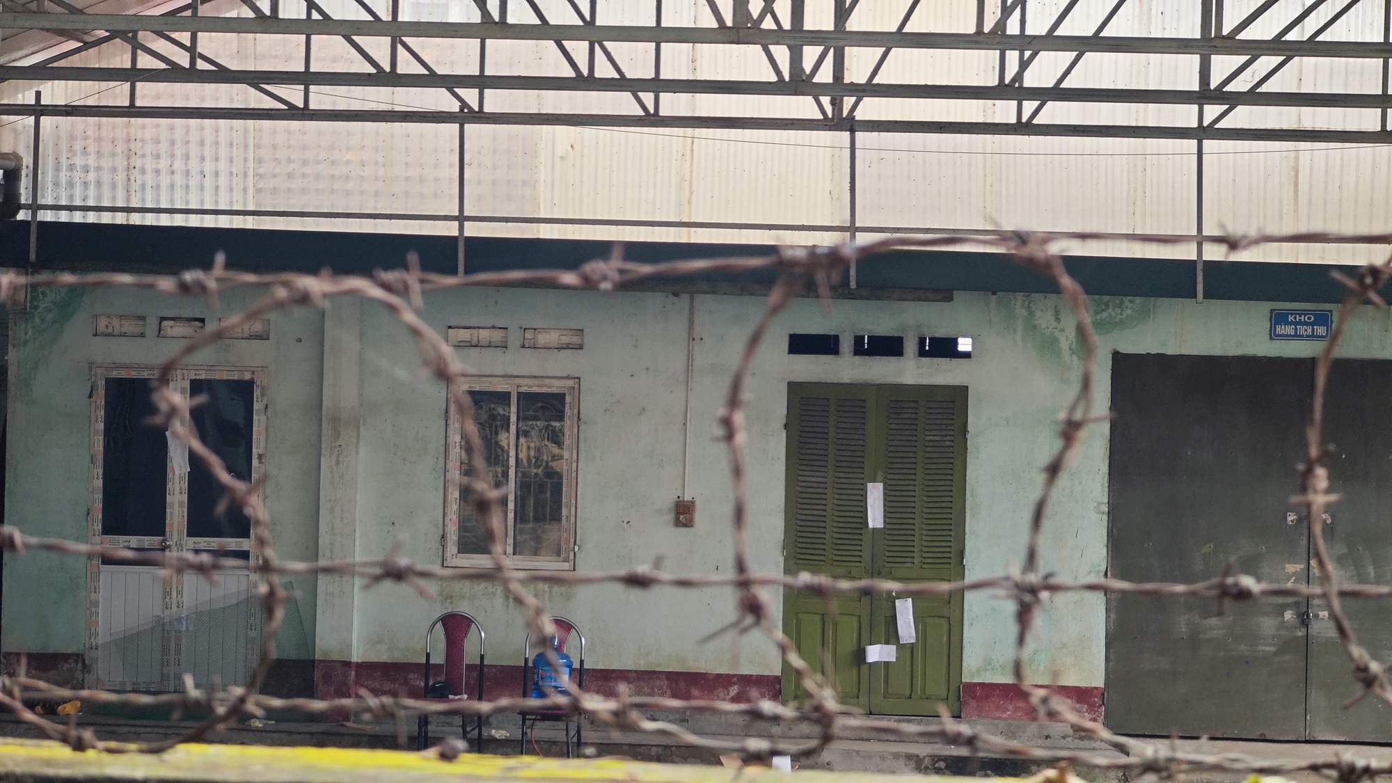 Người dân Lạng Sơn lên tiếng khi nhiều thanh niên tò mò, quay phim tại Trạm Quản lý thị trường số 4- Ảnh 4. Người dân Lạng Sơn lên tiếng khi nhiều thanh niên tò mò, quay phim tại Trạm Quản lý thị trường số 4- Ảnh 4.