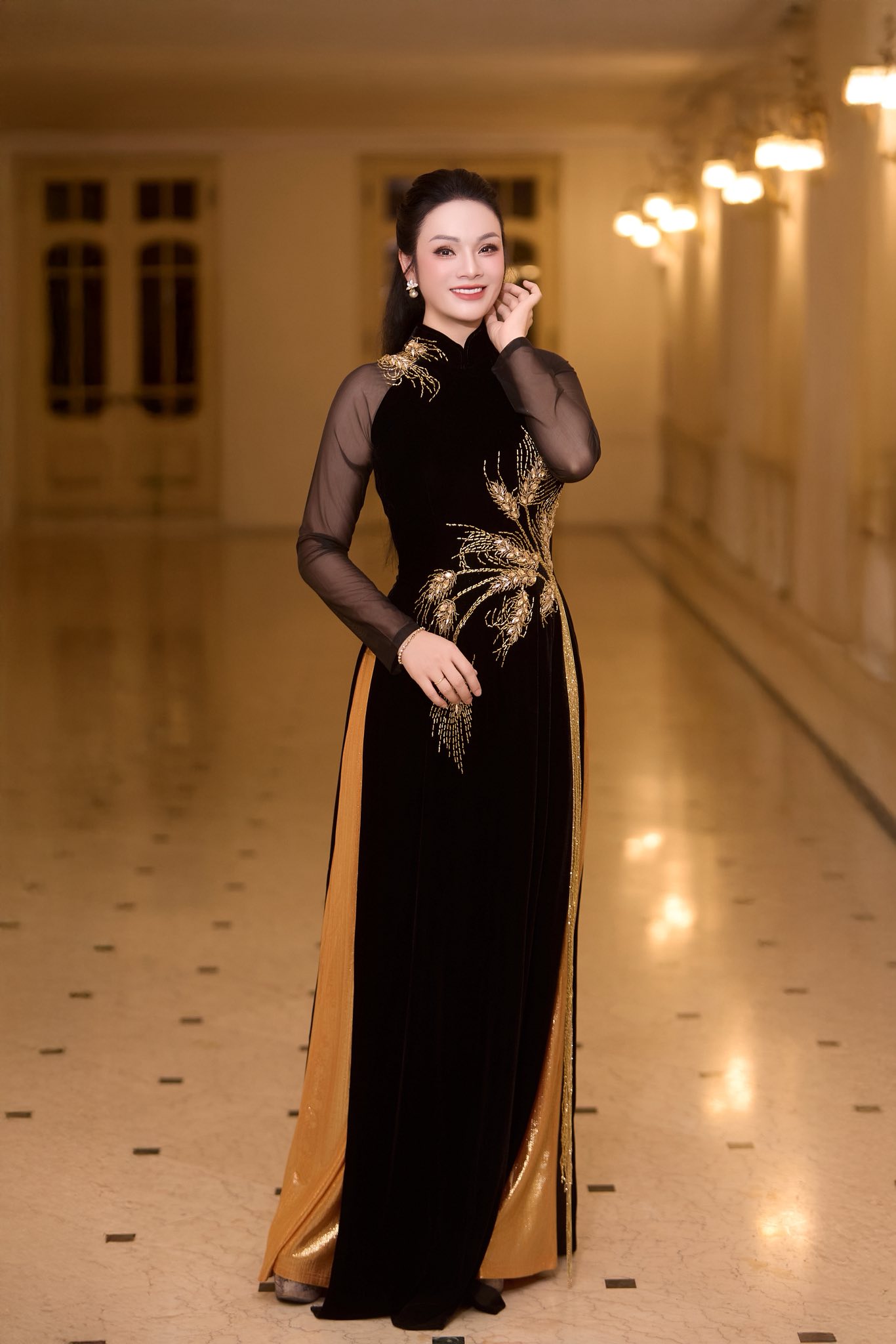 Nữ NSƯT vừa được phong hàm Phó giáo sư không chỉ học vấn khủng, nhan sắc còn trẻ đẹp bất ngờ- Ảnh 7.