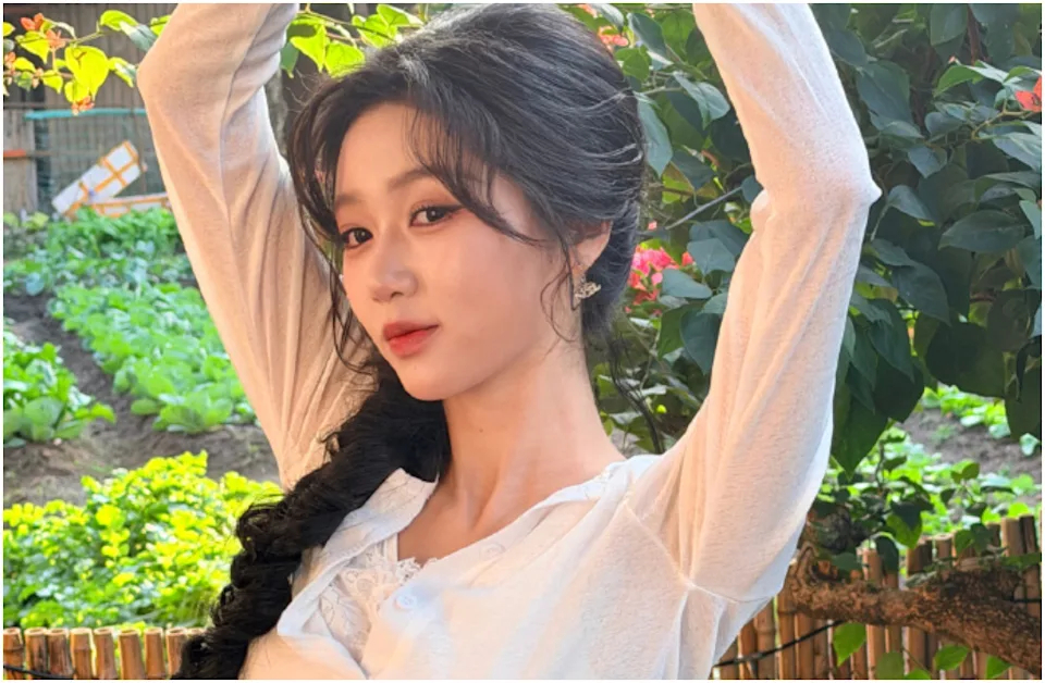 Tràn lan clip nữ thần đẹp bậc nhất showbiz không mời mà tới 1 hôn lễ, làm đủ trò lố lăng phá nát đám cưới- Ảnh 3. Tràn lan clip nữ thần đẹp bậc nhất showbiz không mời mà tới 1 hôn lễ, làm đủ trò lố lăng phá nát đám cưới- Ảnh 3.