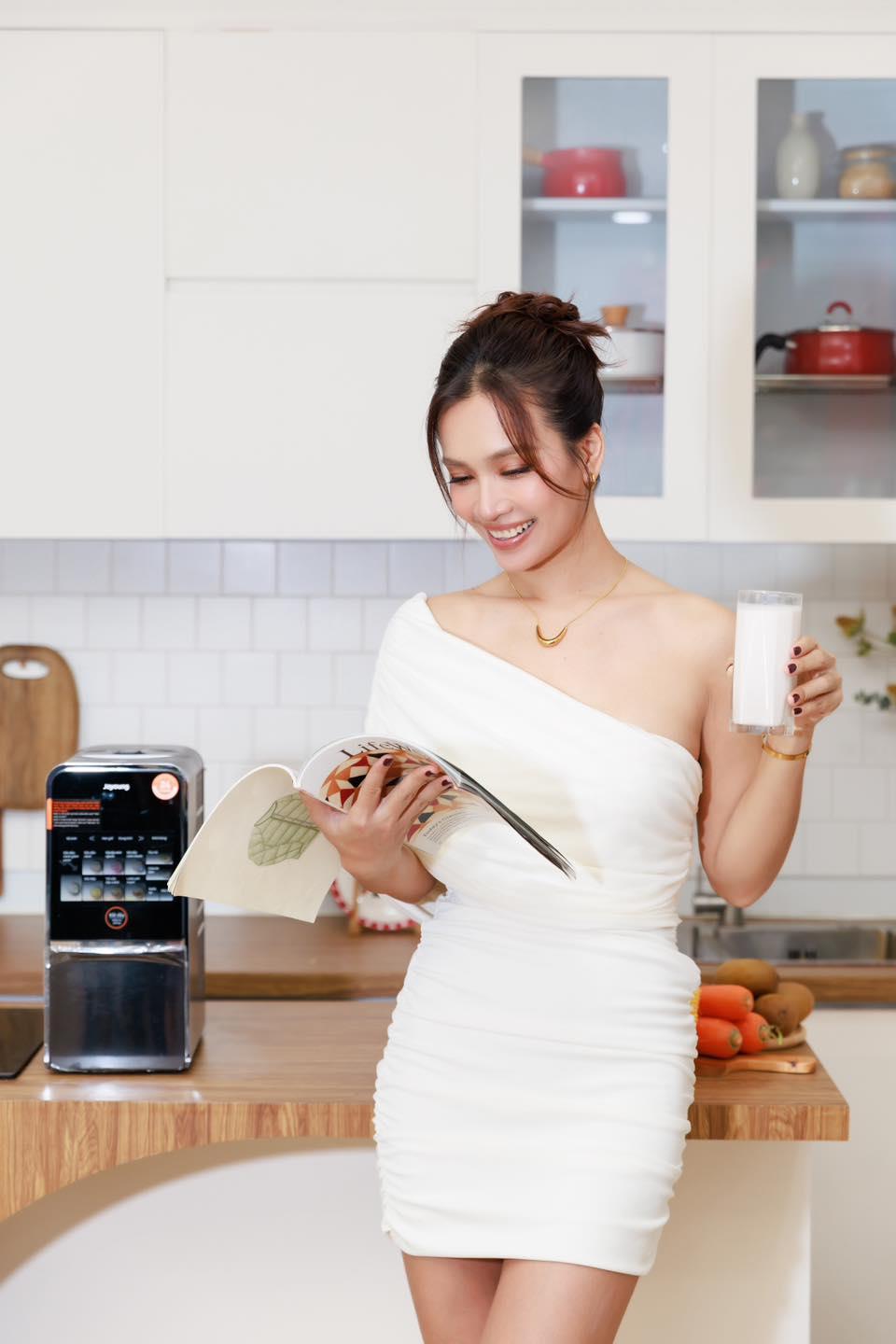 Thu Nhi và Joyoung: Hồi sinh ký ức sữa đậu nành ba miền chỉ bằng một nút bấm- Ảnh 2. Thu Nhi và Joyoung: Hồi sinh ký ức sữa đậu nành ba miền chỉ bằng một nút bấm- Ảnh 2.