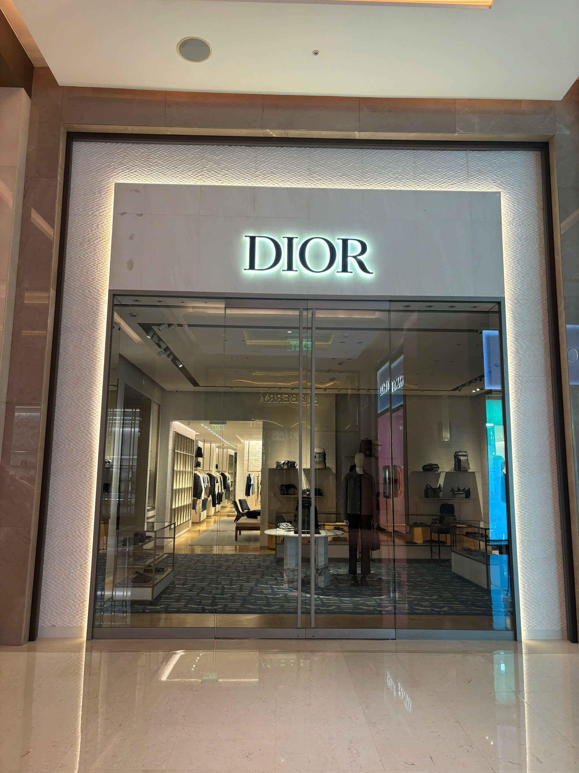 Khách Việt choáng trước 1 khách sạn ở Philippines: Có nguyên TTTM bên trong, giá phòng lên đến hàng trăm triệu 1 đêm- Ảnh 11.