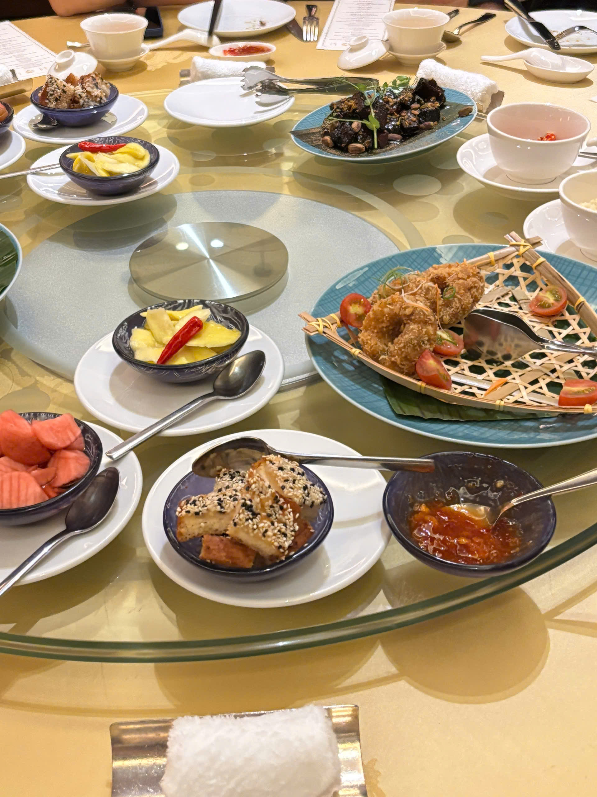 Khách Việt choáng trước 1 khách sạn ở Philippines: Có nguyên TTTM bên trong, giá phòng lên đến hàng trăm triệu 1 đêm- Ảnh 7.