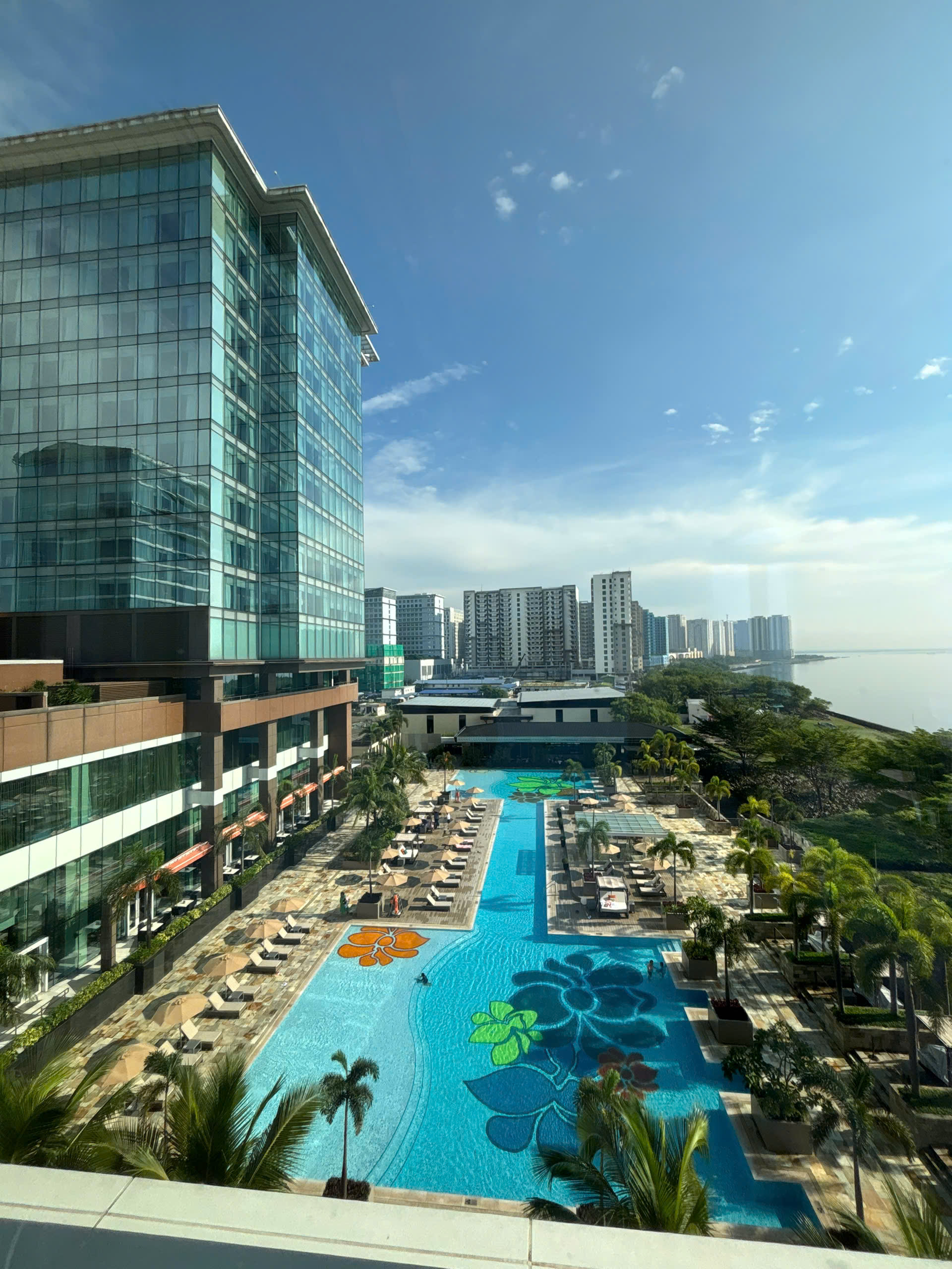 Khách Việt choáng trước 1 khách sạn ở Philippines: Có nguyên TTTM bên trong, giá phòng lên đến hàng trăm triệu 1 đêm- Ảnh 17.