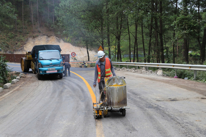 Đèo Mimosa ở Lâm Đồng thông tuyến trở lại- Ảnh 1.