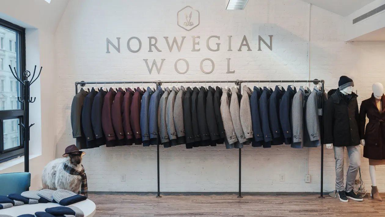 U40 bỏ việc, khởi nghiệp đi bán áo với số vốn 50.000 USD, người đàn ông đạt được thành công ngoài mong đợi- Ảnh 2.