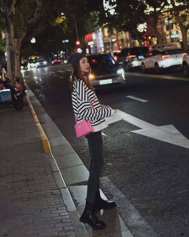 Phụ nữ 40+ sành điệu sẽ không mặc quần quá rộng mà ưu tiên kiểu quần thanh lịch, tôn dáng này- Ảnh 3.