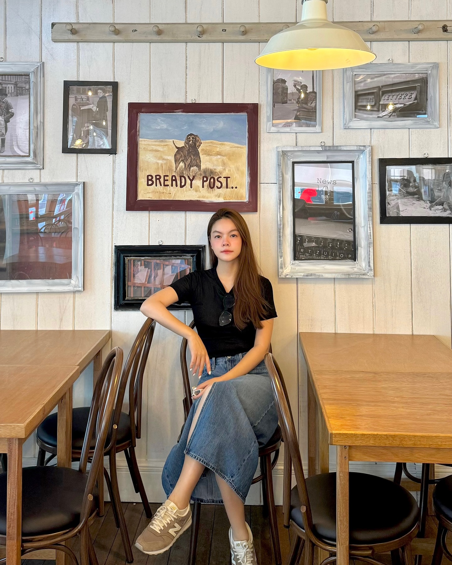 4 món đồ denim sành điệu nhất dành cho phụ nữ 40+, cứ mặc lên là hack tuổi xuất sắc- Ảnh 5.