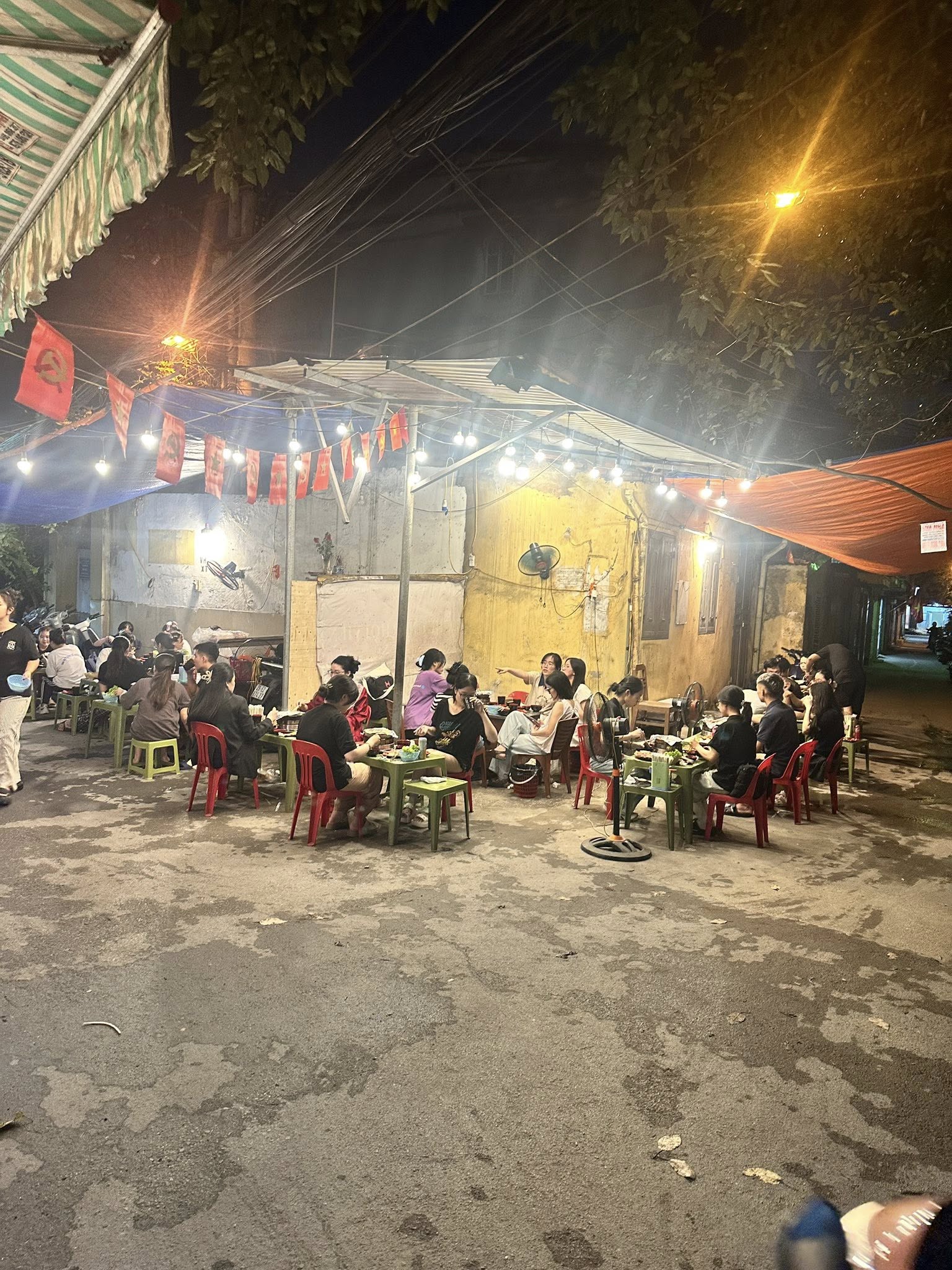 Thực hư quán nướng có Cậu Vàng trong game Phở Anh Hai được 5 sao tuyệt đối- Ảnh 12. Thực hư quán nướng có Cậu Vàng trong game Phở Anh Hai được 5 sao tuyệt đối- Ảnh 12.