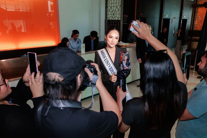 Đại diện Việt Nam Nguyễn Hương Giang tại Miss Universe 2025