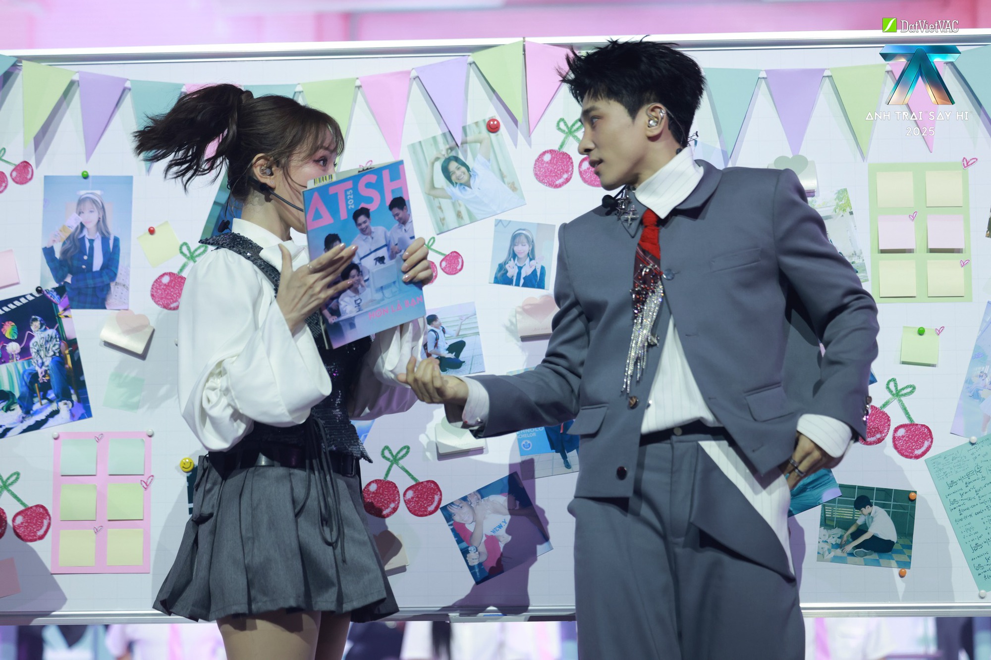 Lộ diện 8 Anh Trai có nguy cơ bị loại, 1 team nắm chắc phần thắng?- Ảnh 1. Lộ diện 8 Anh Trai có nguy cơ bị loại, 1 team nắm chắc phần thắng?- Ảnh 1.