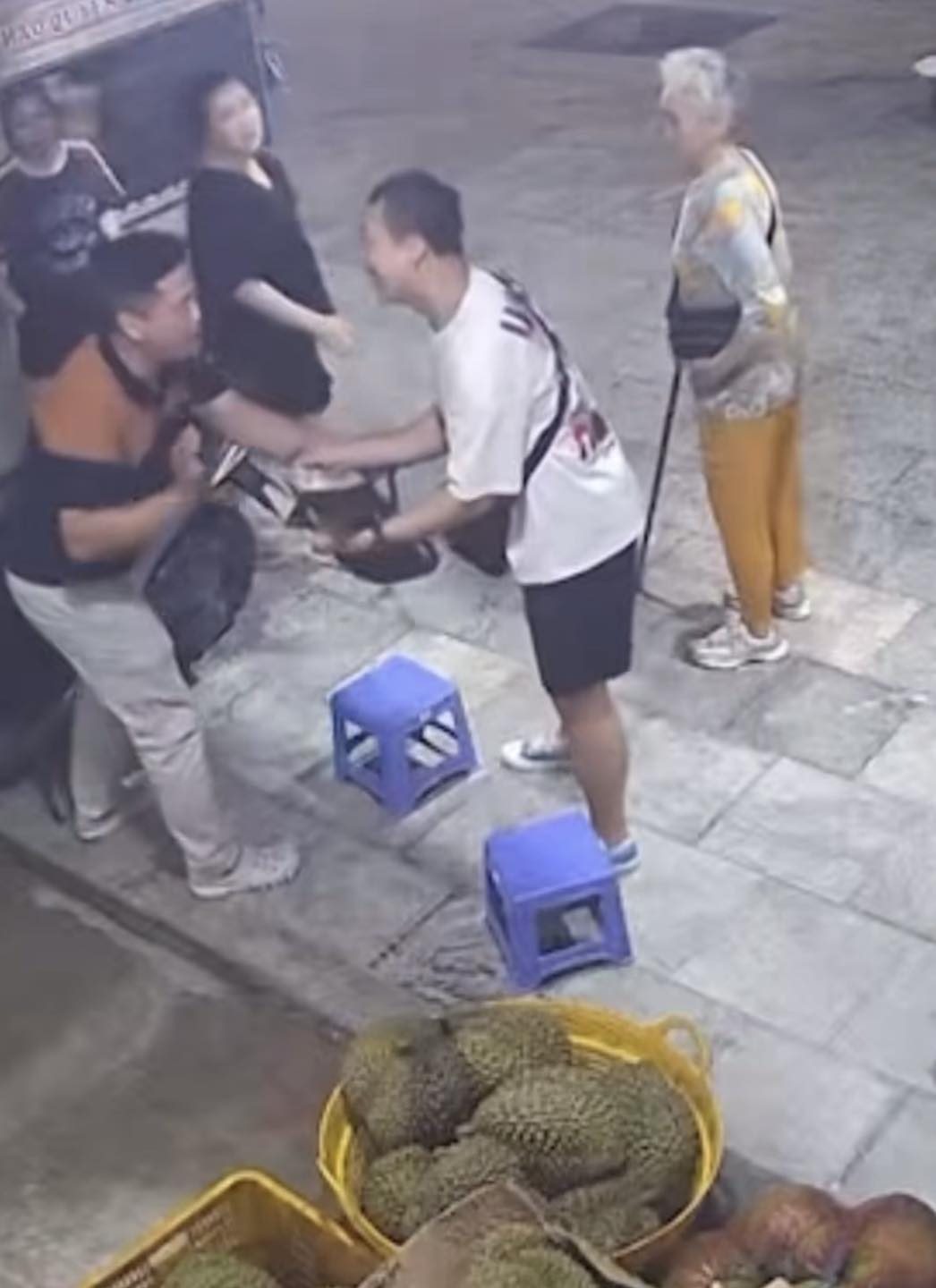 Khách Hàn đi lạc ở Phú Quốc, người hùng kiên quyết từ chối tiền tạ ơn- Ảnh 5.