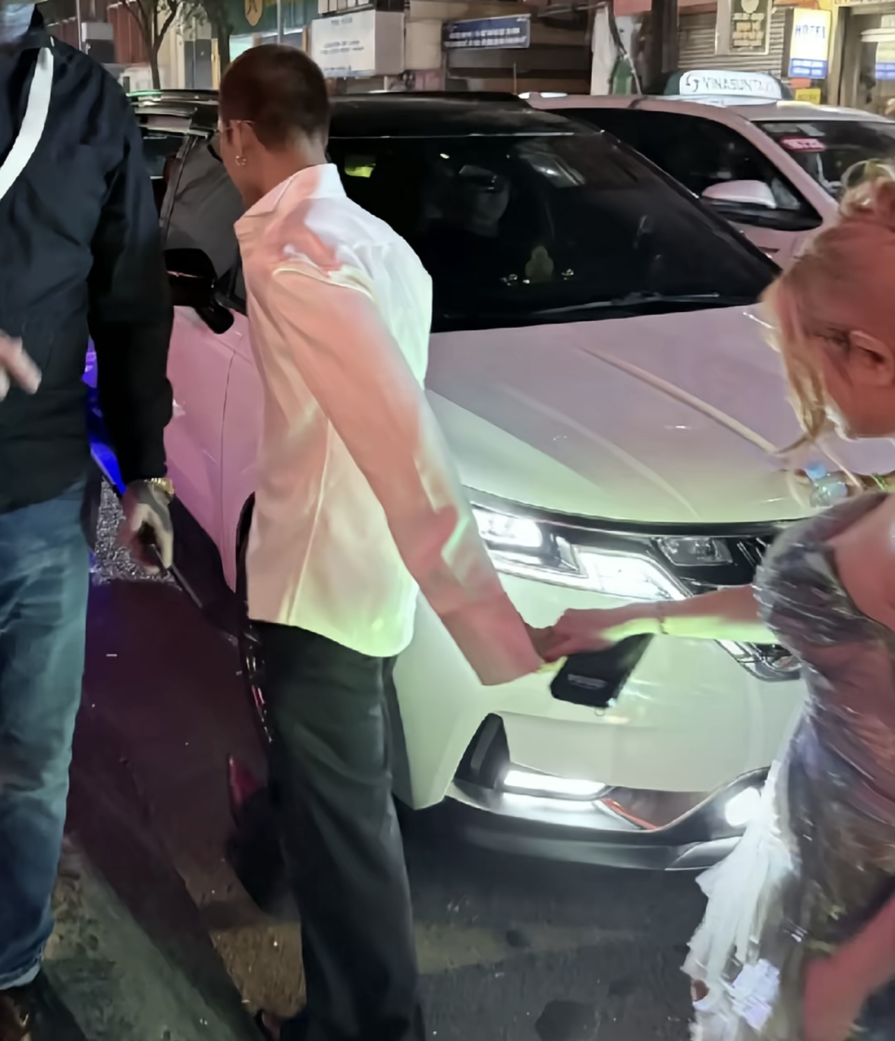 WEAN Lê và Kaity Nguyễn hẹn hò?- Ảnh 1. WEAN Lê và Kaity Nguyễn hẹn hò?- Ảnh 1.