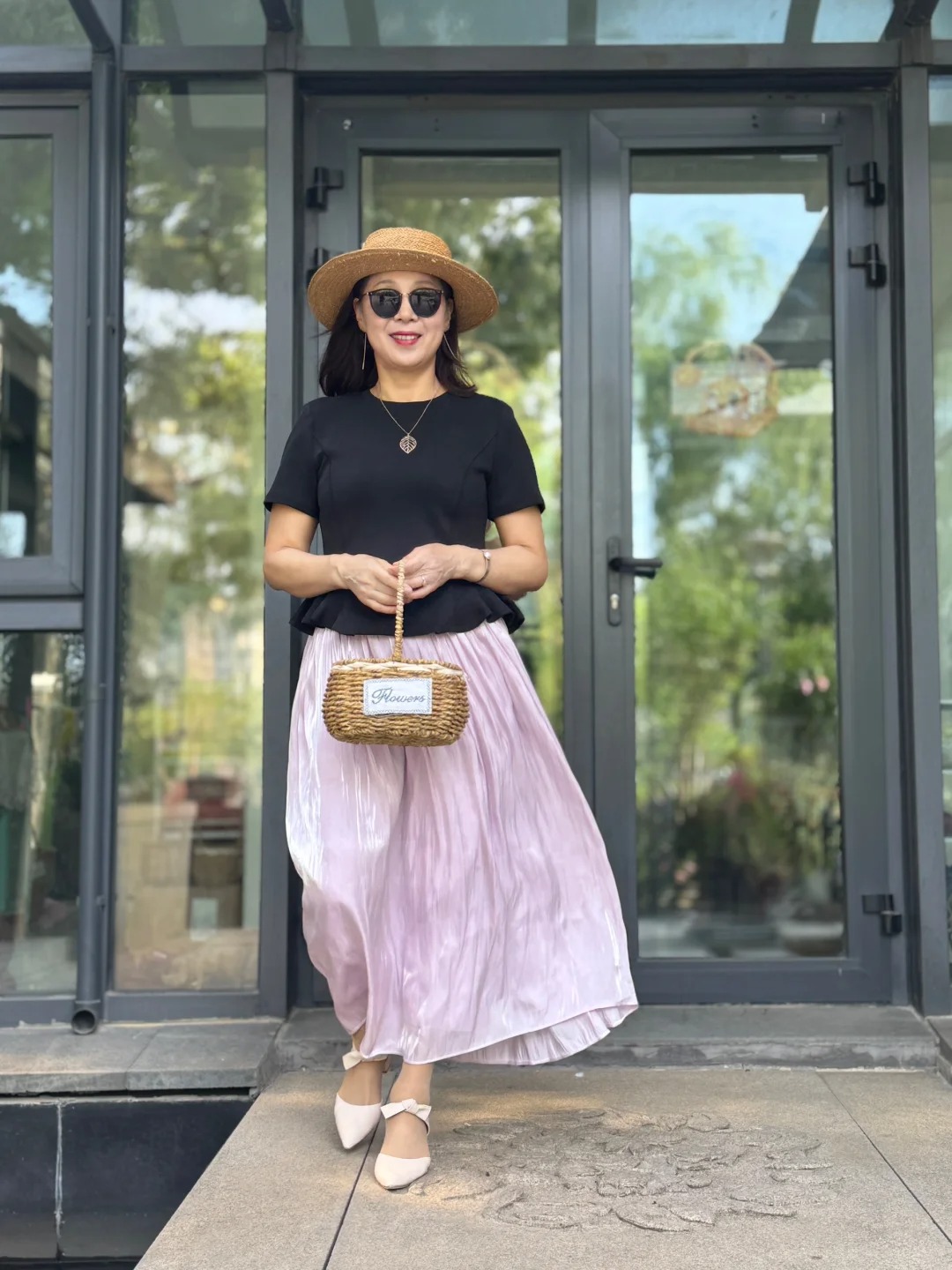 Tháng 10 Âm lịch: 3 gam màu “gọi may” cho phụ nữ trung niên, mặc vào là trẻ, đi đâu cũng duyên- Ảnh 4. Tháng 10 Âm lịch: 3 gam màu “gọi may” cho phụ nữ trung niên, mặc vào là trẻ, đi đâu cũng duyên- Ảnh 4.