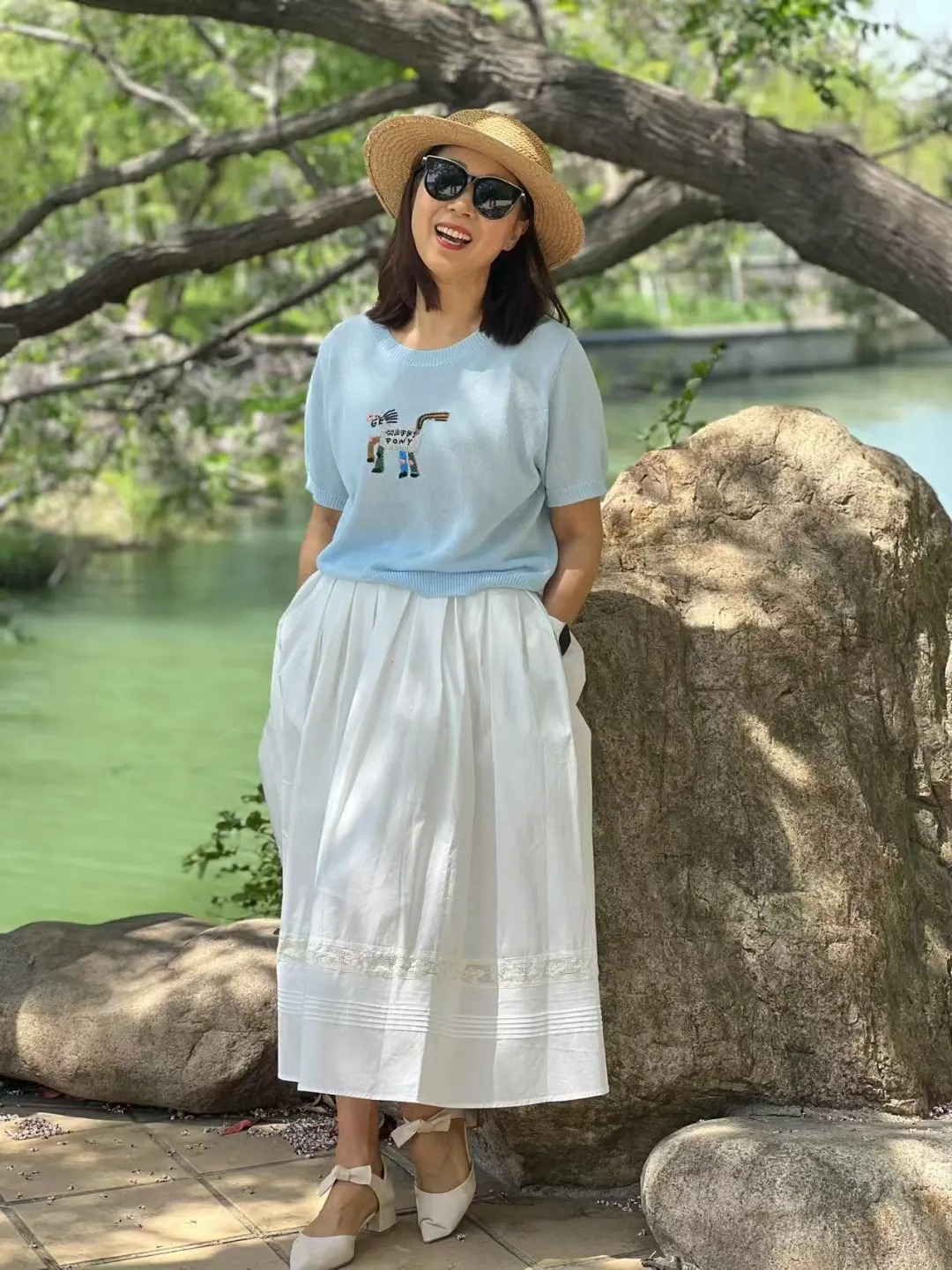 Tháng 10 Âm lịch: 3 gam màu “gọi may” cho phụ nữ trung niên, mặc vào là trẻ, đi đâu cũng duyên- Ảnh 2. Tháng 10 Âm lịch: 3 gam màu “gọi may” cho phụ nữ trung niên, mặc vào là trẻ, đi đâu cũng duyên- Ảnh 2.