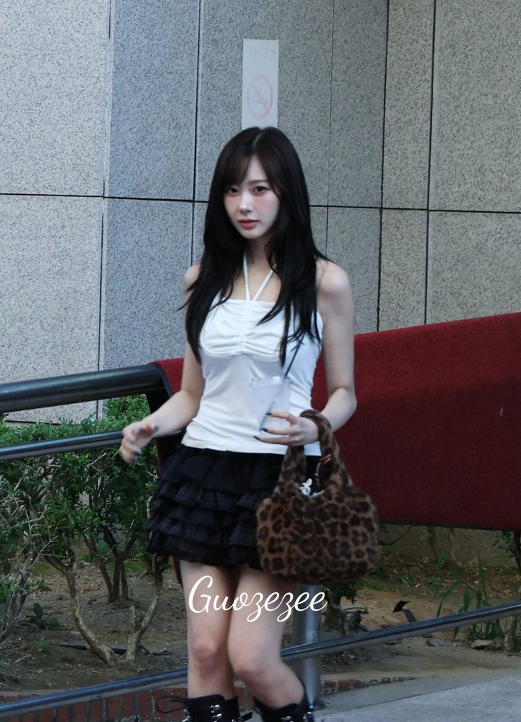 Quần ống loe giúp nữ thần Kpop kéo chiều cao lên 1m7- Ảnh 9.