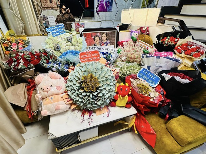 Nữ nghệ sĩ là hậu duệ gia tộc nổi tiếng, gia đình liên tiếp gặp biến cố: Có chồng 12 năm mới công khai- Ảnh 2. Nữ nghệ sĩ là hậu duệ gia tộc nổi tiếng, gia đình liên tiếp gặp biến cố: Có chồng 12 năm mới công khai- Ảnh 2.