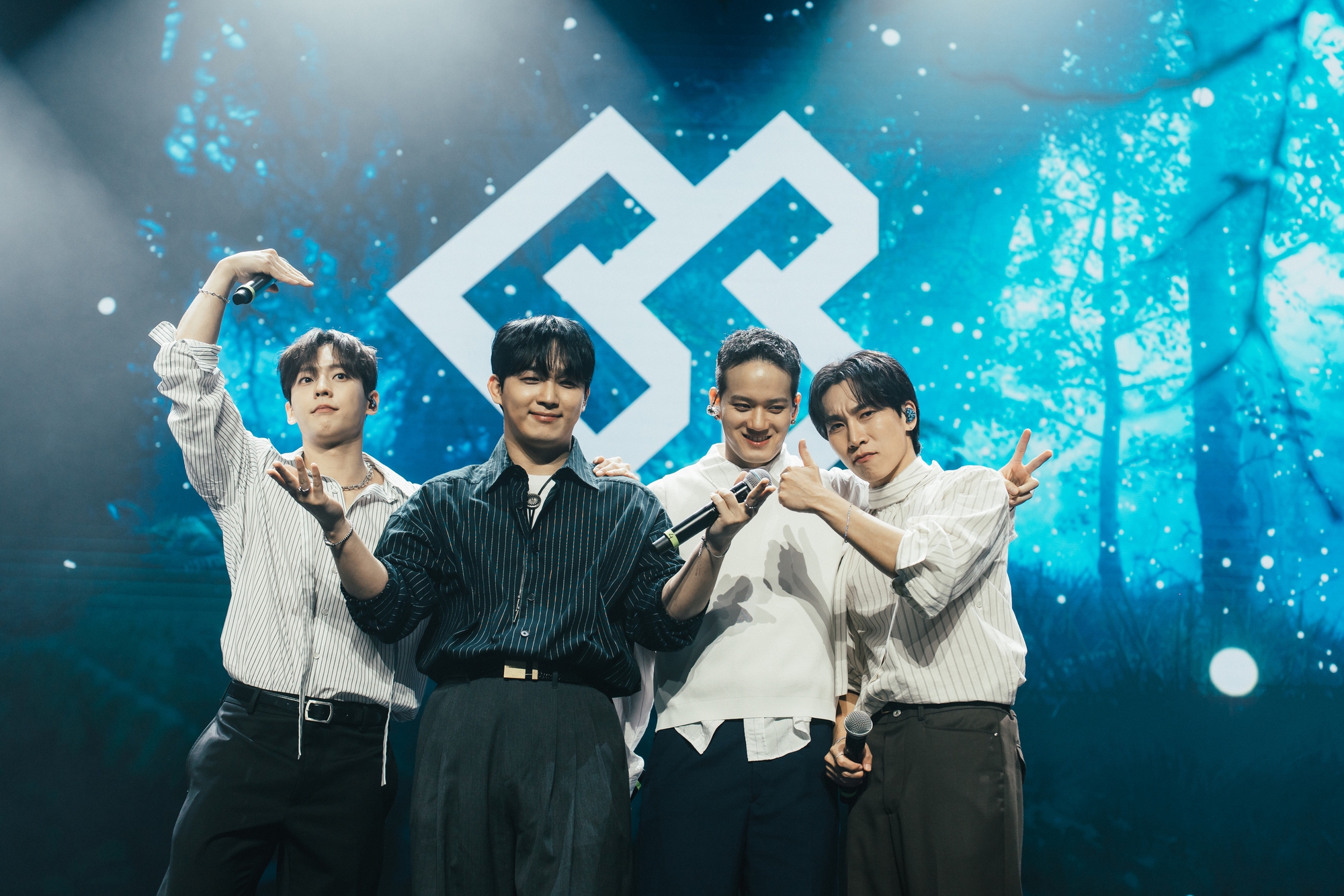 Không còn đi du lịch hay đến quán cà phê đẹp, "quẩy" concert là thú vui mới của giới trẻ mỗi cuối tuần- Ảnh 7.