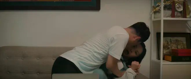 Giải oan cho "chiếc áo hư hỏng" trong phim Việt giờ vàng- Ảnh 2.