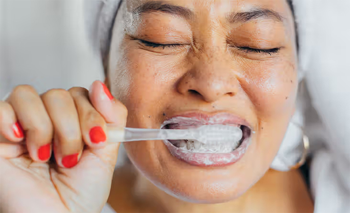 Chớ mắc 4 sai lầm này khi đánh răng, chăm chỉ đánh mà sai cách thì càng tai hại- Ảnh 1.