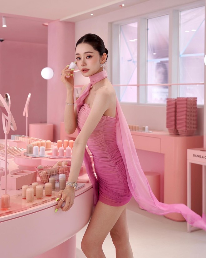Hot girl từng là yêu nữ hàng hiệu gây thất vọng khi dự event- Ảnh 11. Hot girl từng là yêu nữ hàng hiệu gây thất vọng khi dự event- Ảnh 11.