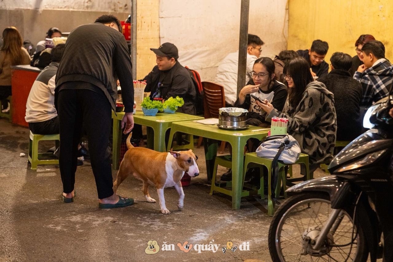 [Clip] Gặp chủ quán nướng hot nhất Hà Nội đêm nay: Chỉ sợ "không kham nổi"- Ảnh 5.